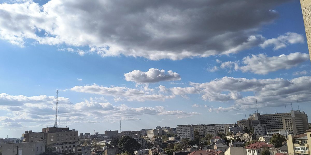 Vremea răsună primăvăratică la București, anunțând un weekend cu temperaturi plăcute și zile în care soarele nu se va ascunde complet sub nori