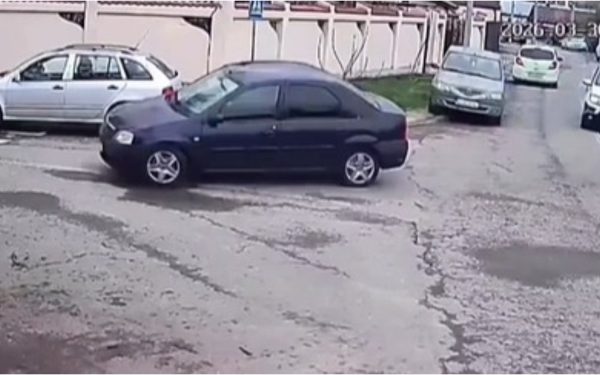 O urmărire ca în.scene dintr-un film de acțiune s-a desfășurat luni pe străzile din Buftea, județul Ilfov, după ce un șofer a refuzat să se oprească la semnalele poliției și a încercat să scape de autorități într-un mod periculos și neașteptat