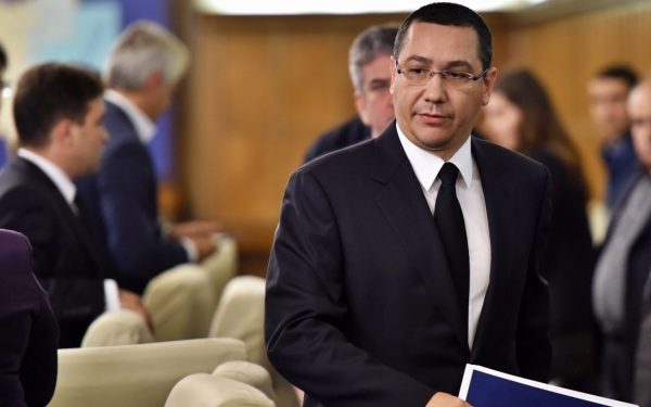 Fiica fostului premier Victor Ponta, Irina, a ajuns în România după o absență de mai multe luni, întorcându-se din Abu Dhabi, unde își continue studiile universitare