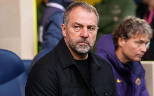 Tânărul Xavi Espart este pe cale să debuteze ca titular pentru Barcelona, în meciul de duminică împotriva Seviliei, într-o mișcare surprinzătoare dar probabil menită să confirme potențialul tânărului jucător