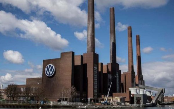 Industria auto germană se află într-un moment de criză profundă, iar Volkswagen, unul dintre cei mai mari producători de automobile din lume, anunță măsuri radicale pentru a face față acestei realități dure