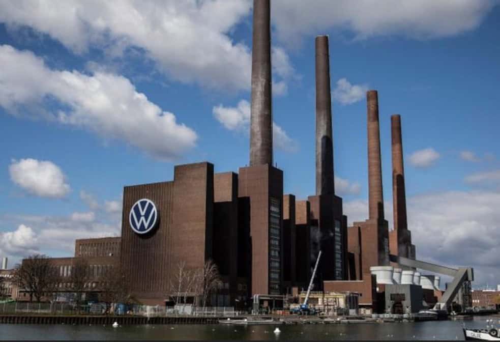 Industria auto germană se află într-un moment de criză profundă, iar Volkswagen, unul dintre cei mai mari producători de automobile din lume, anunță măsuri radicale pentru a face față acestei realități dure