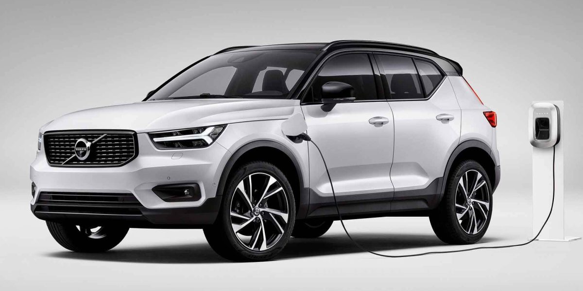 Volvo dă startul unei revoluții în experiența oferită șoferilor, anunțând că peste 2,5 milioane de automobile din gama sa mai veche vor fi actualizate cu tehnologia de ultimă oră disponibilă în noile modele electrice EX30, EX90 și EX60