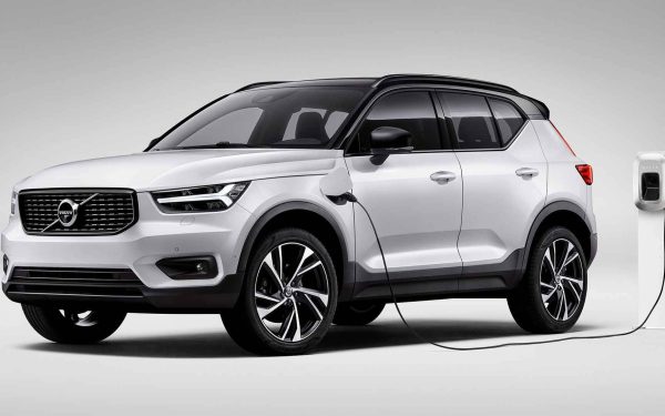 Volvo dă startul unei revoluții în experiența oferită șoferilor, anunțând că peste 2,5 milioane de automobile din gama sa mai veche vor fi actualizate cu tehnologia de ultimă oră disponibilă în noile modele electrice EX30, EX90 și EX60