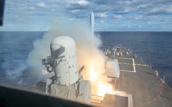 Iranul declanșează o serie de atacuri în Golful Persic, stârnind un val de tensiuni în regiune și atrăgând răspunsuri ferme din partea țărilor vecine și a liderilor globali