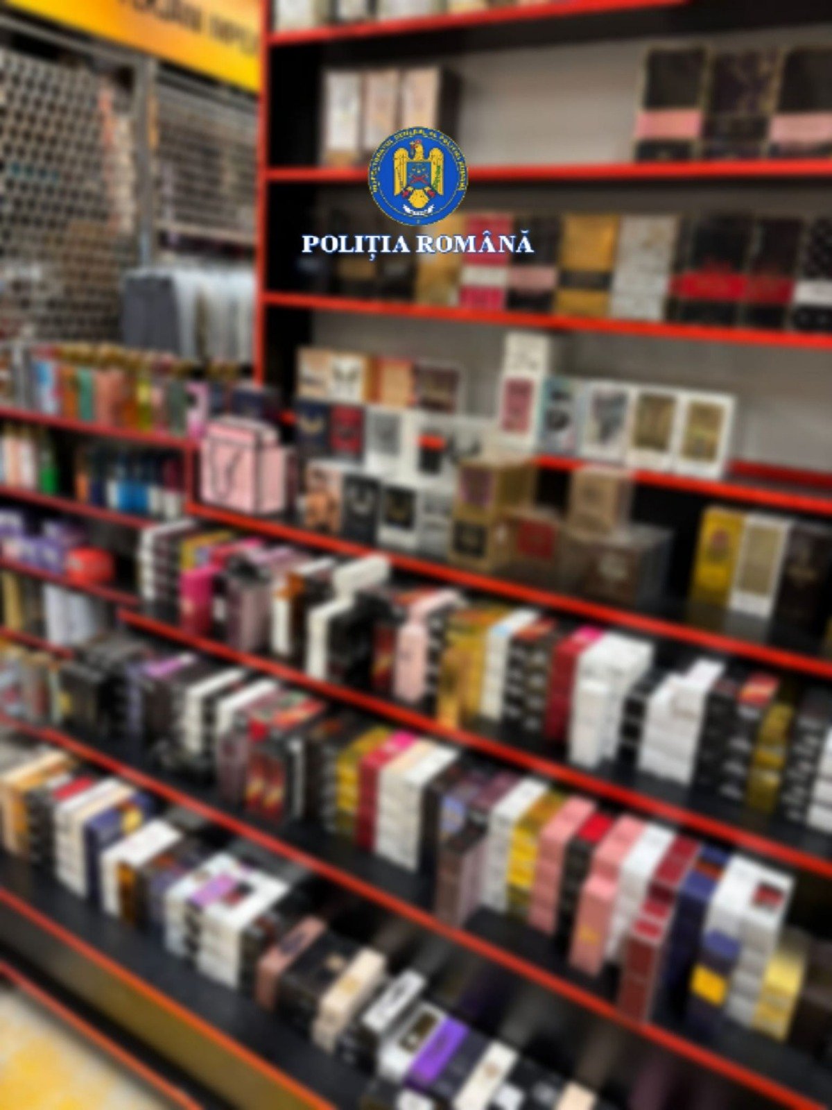 Campanie de amploare împotriva contrafacerii: percheziții în București și Ilfov în dosarul falsurilor de branduri O operațiune de amploare desfășurată în surdină, luni, a avut ca scop destructurarea unei rețele specializate în comercializarea de produse contrafăcute