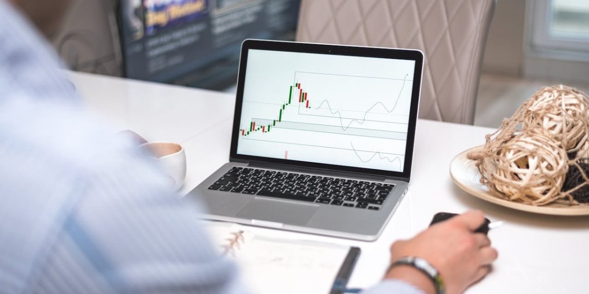 Transformarea peisajului digital: de la clasici la algoritmi conversaționali în căutare Era odată, când a fi pe prima pagină Google reprezenta scopul suprem pentru orice business ce se aventura în marketingul online