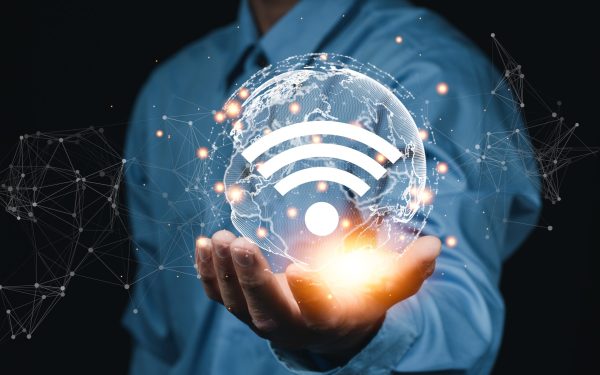 În era digitală, tehnologia progressează cu o viteză impresionantă, iar cercetătorii din domeniul comunicațiilor avansează spre o reinventare radicală a modului în care ne conectăm la internet