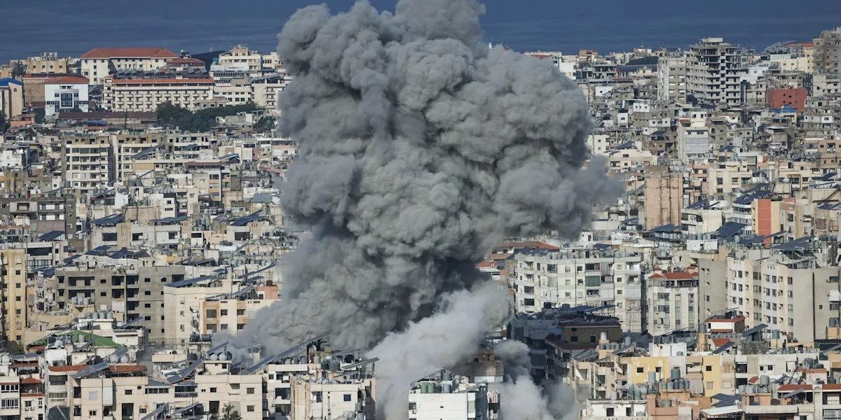 Război deschis între SUA și Iran: un incident naval cu repercusiuni globale Administrația de la Washington a anunțat oficial că forțele americane au tras asupra unei nave de război iraniene în apele internaționale, doborând-o cu o torpilă lansată de un submarin american