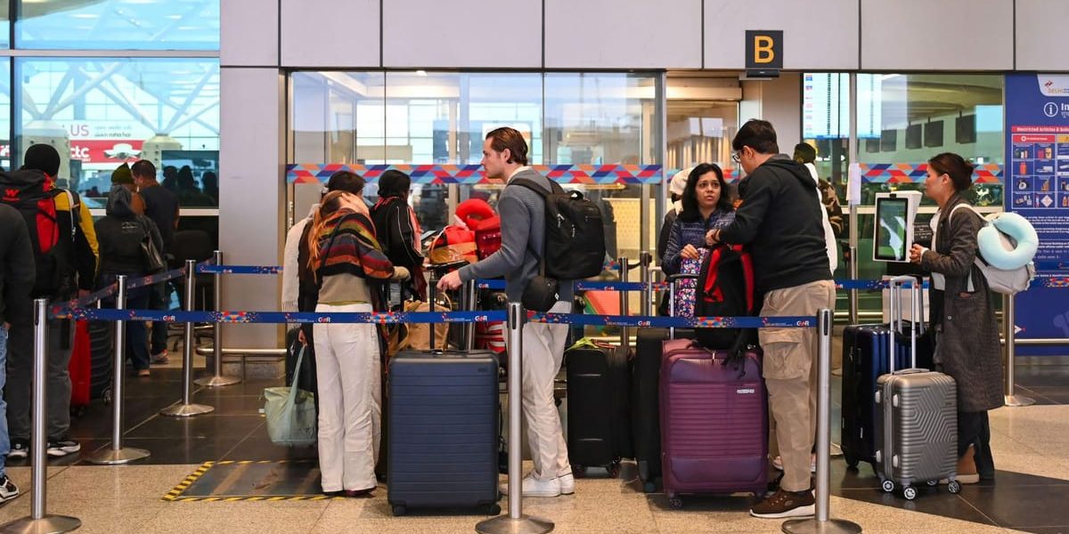 Românii cu vacanțe plătite în această perioadă pun din ce în ce mai mult sub semnul întrebării decizia de a porni în concedii, din cauza tensiunilor internaționale și a riscului de conflict armat în proximitatea Europei