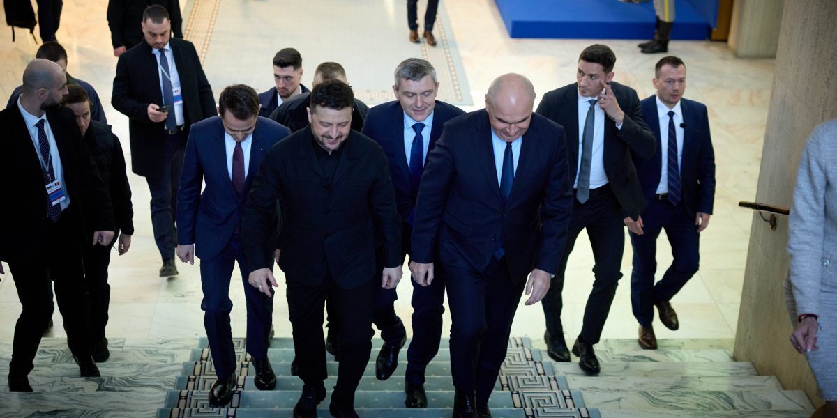 Ucraina și România își intensifică colaborarea în domeniul securității și energiei, într-un context geopolitical marcat de tensiuni persistente în regiune