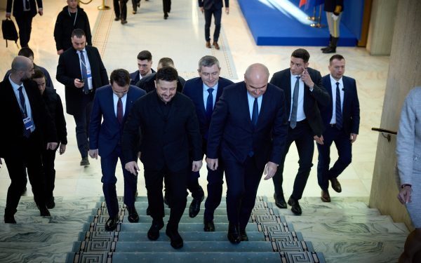 Ucraina și România își intensifică colaborarea în domeniul securității și energiei, într-un context geopolitical marcat de tensiuni persistente în regiune