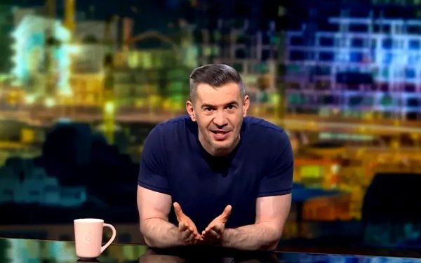„Starea Nației” s-ar putea întoarce pe posturile publice după opt ani de absență După aproape un deceniu de pauză, una dintre cele mai apreciate emisiuni de satiră și analiză social-politică din peisajul audiovizual românesc pare să fie pe cale să revină