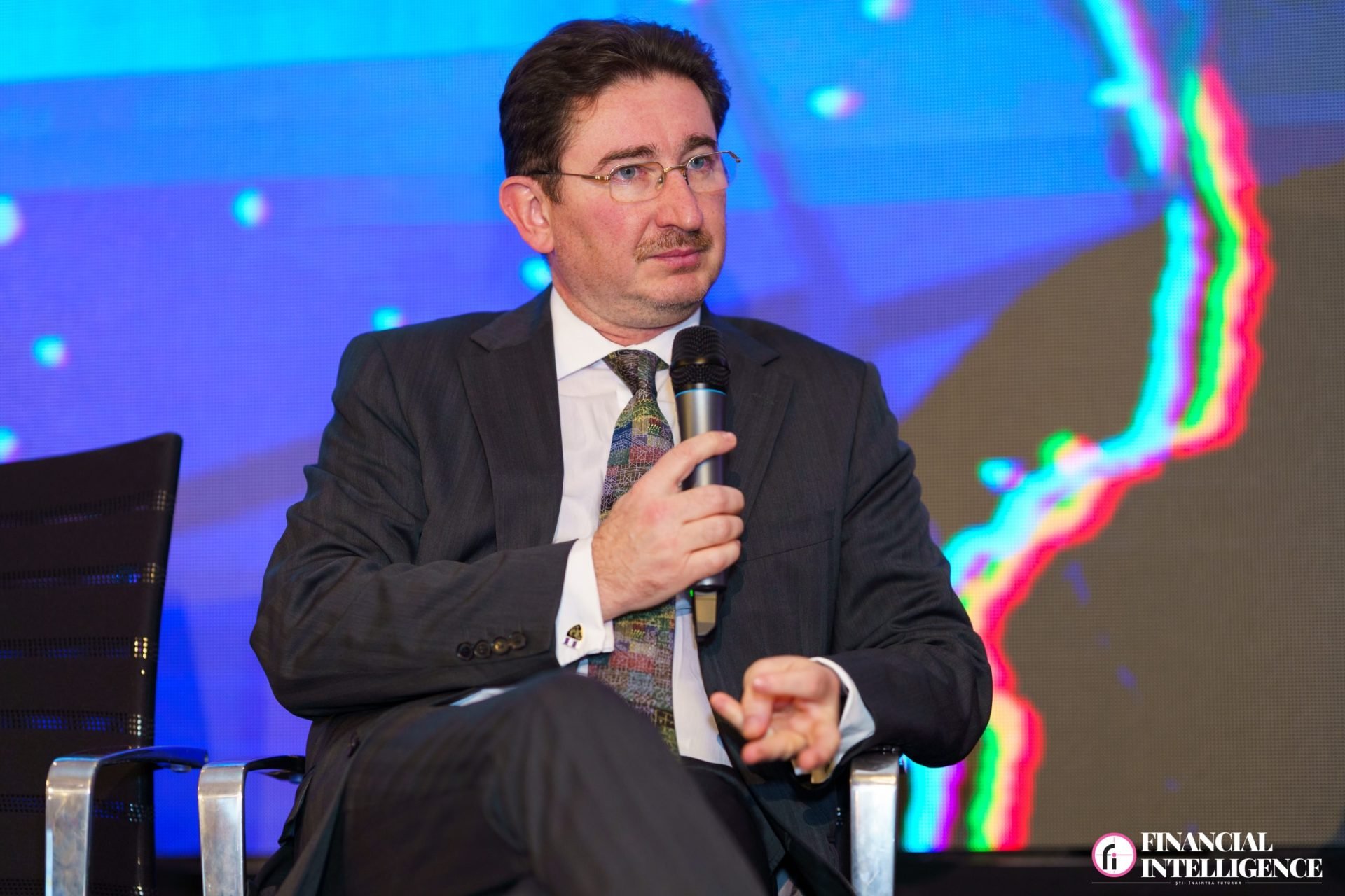 Monitorizarea pieței pentru prevenirea majorărilor artificiale ale prețurilor Autoritățile și reprezentanții sectorului economic din România sunt în alertă, urmărind cu atenție piața pentru a preveni comiterea unor practici de speculă sau de majorare artificială a prețurilor