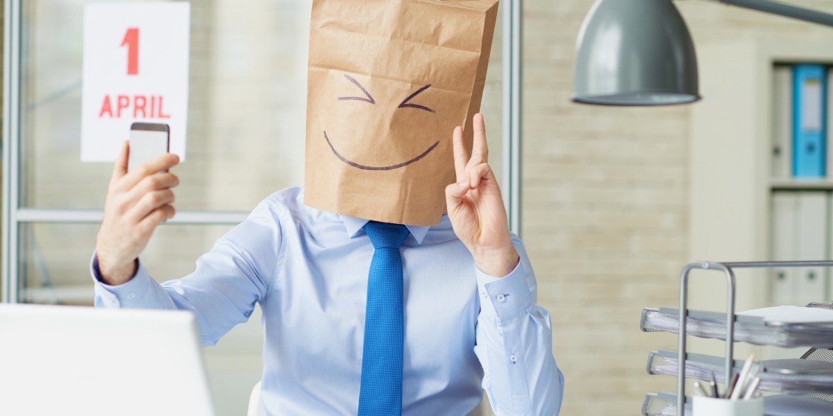 Ziua Păcălelilor: Originile unei tradiții universal răspândite și cele mai celebre farse din istorie Pe 1 aprilie, milioane de oameni din întreaga lume participă la o tradiție plină de umor și surprize – Ziua Păcălelilor