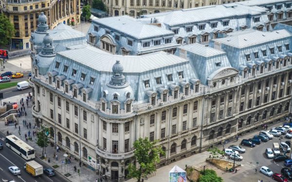 Studenții Universității din București sunt invitați să propună soluții inovatoare pentru reciclarea deșeurilor electronice, cu posibilitatea de a câștiga acces la festivalul Untold 2026