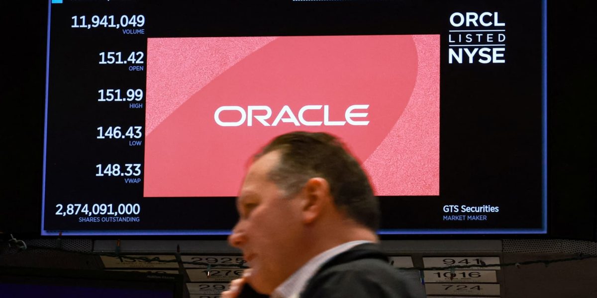 Oracle anunță concedieri masive: mii de angajați concediați în contextul crizei de încredere în AI Gigantul tehnologic Oracle a început deja să contacteze angajații pentru a le comunica decizia de a reduce semnificativ personalul