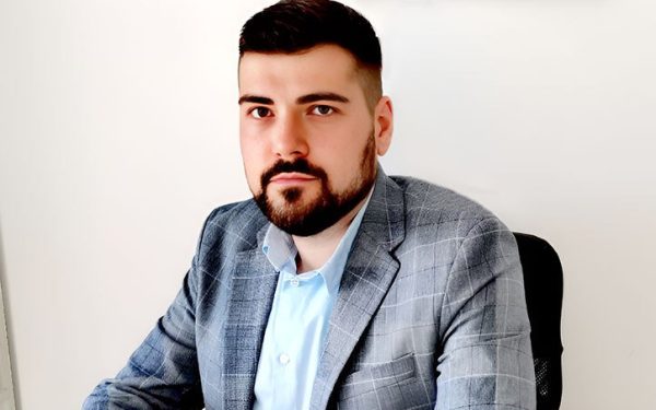 Un start-up autohton, țintește o creștere semnificativă în următorii ani Start-up-ul local ECAP, specializat în soluții pentru automatizarea proceselor din comerțul electronic, are planuri ambițioase pentru următorii ani