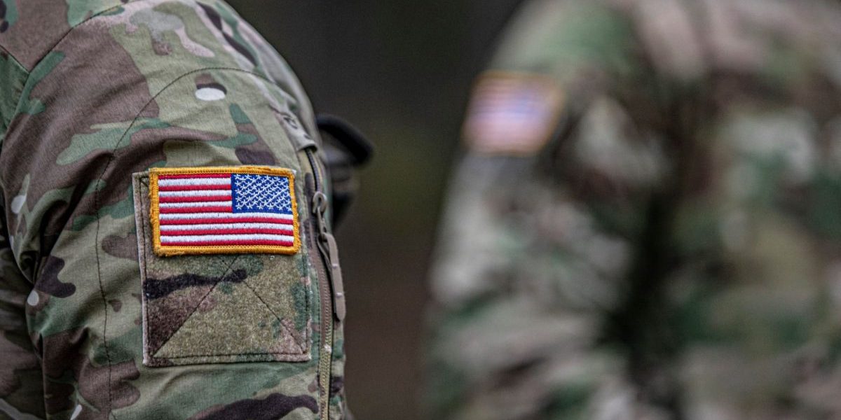 Un grup de 16 foști ambasadori ai Statelor Unite ale Americii a transmis o scrisoare deschisă administrației Trump, avertizând asupra riscurilor majore ale unui posibil ieșiri din NATO