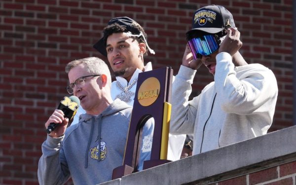 Michigan celebrează titlul cu fanii: „Trofeul e al vostru”