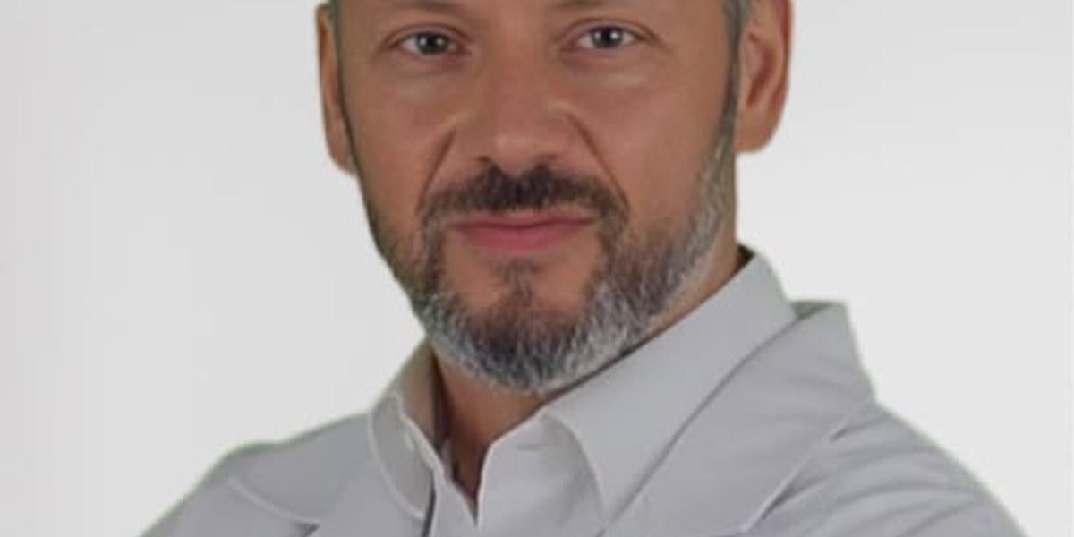 Un medic neurochirurg din Constanța, trimis în judecată pentru înșelăciune Un medic neurochirurg din Constanța este acuzat de înșelăciune, după ce a fost trimis în judecată de către procurorii Parchetului de pe lângă Judecătoria Iași