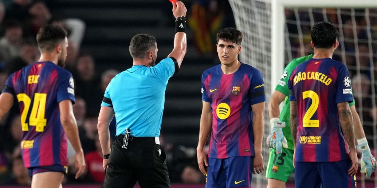 Arbitrajul video (VAR) continuă să stârnească controverse în fotbal, deciziile luate fiind adesea dezbătute aprins de fani, jucători și antrenori