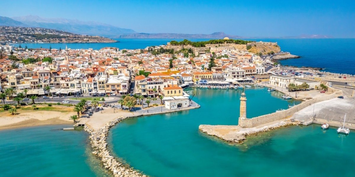 Grecia, noi restricții pentru femei: Amenzi URIAȘE din vară!