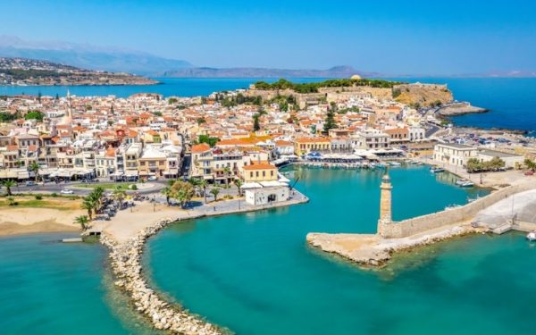 Grecia, noi restricții pentru femei: Amenzi URIAȘE din vară!