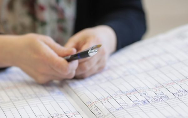 Titularizare în România: Doi profesori spun cum să evaluăm corect dascălii