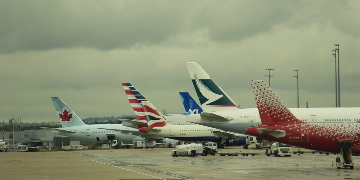 Europa, pe ultimele rezerve de combustibil avioanelor: mai ajung doar 6 săptămâni