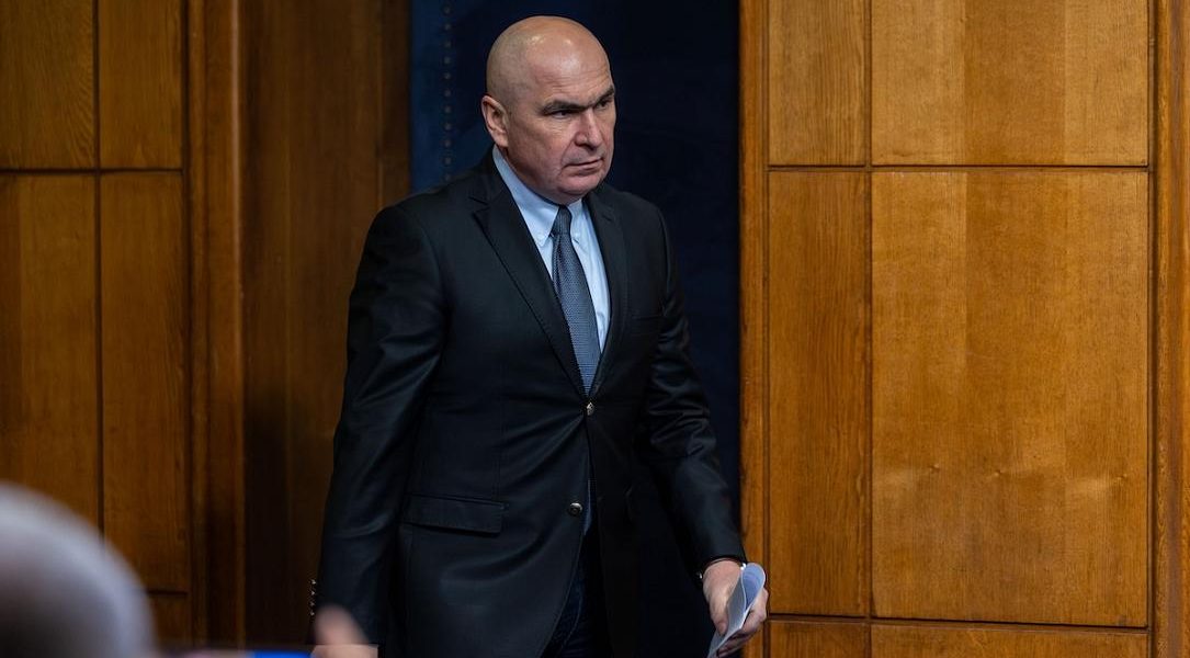 Bolojan, cu 3x mai popular decât Grindeanu! Sondaj-șoc în România