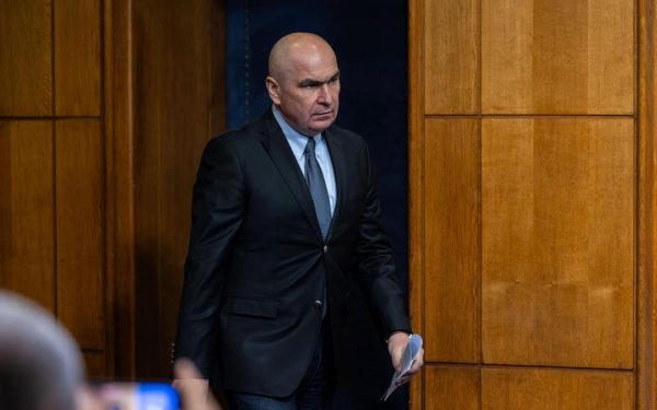 Bolojan, cu 3x mai popular decât Grindeanu! Sondaj-șoc în România