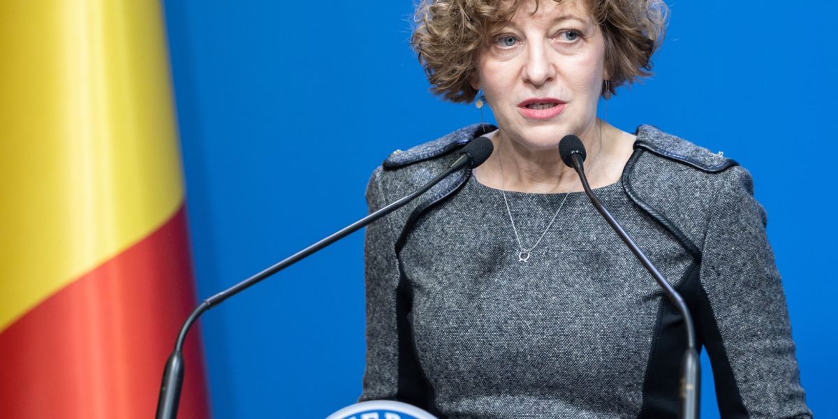 Oana Gheorghiu: Petrotrans SA, „moartă” de trei ori. Statul, mereu la butoane