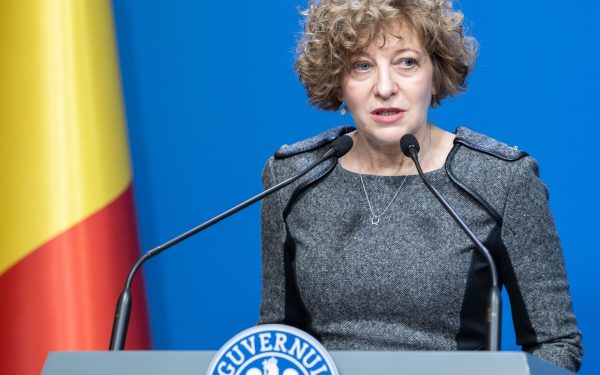 Oana Gheorghiu: Petrotrans SA, „moartă” de trei ori. Statul, mereu la butoane