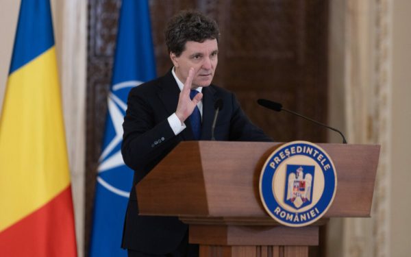 Criza politică: Nicușor Dan, discuții cu Isărescu. Cât ne costă instabilitatea?