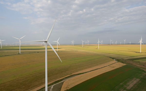PPC Renewables România investește masiv în energie regenerabilă: Construiește un sistem de stocare a energiei în Constanța PPC Renewables România, cel mai mare investitor privat în domeniul energiei regenerabile din România, continuă expansiunea proiectelor sale