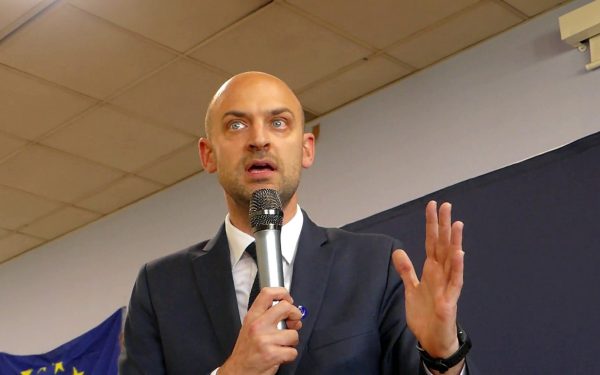 Franța respinge atacurile asupra infrastructurilor civile în Orientul Mijlociu și avertizează asupra riscurilor unui conflict regional Franța își reafirmă poziția clară împotriva oricăror atacuri asupra infrastructurilor civile în Orientul Mijlociu, exprimându-și în același timp îngrijorarea față de posibilele consecințe ale unui astfel de conflict