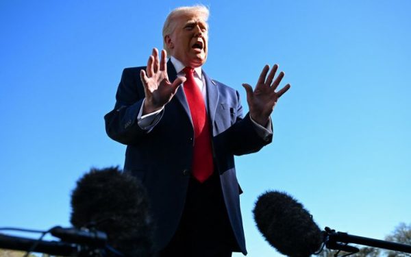 Trump amenință blocada strâmtorii Hormuz, după discuții ratate cu Iranul
