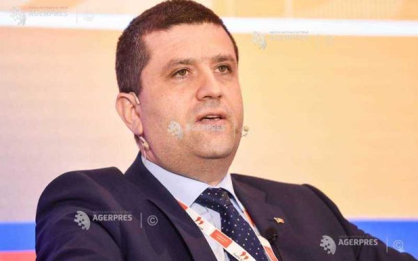 Miruță șocat: Halele Armatei, ruine cu copaci crescuți înăuntru