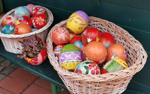 Sărbătorile de Paște vin cu mese îmbelșugate și tentații culinare, dar pentru persoanele cu diabet, alimentația devine o preocupare majoră