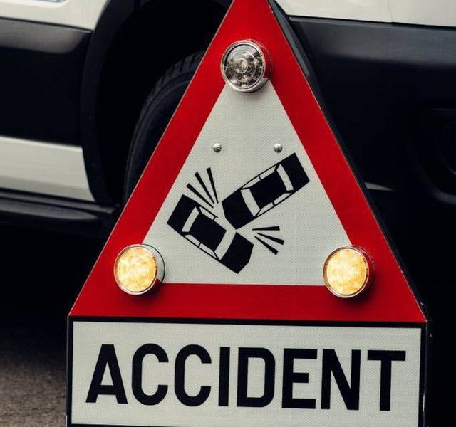 Traficul rutier este blocat, miercuri dimineața, pe breteaua de acces de pe DN5, dinspre Jilava, către Autostrada A0 a Capitalei, în urma unui accident în care a fost implicat un camion încărcat cu cereale