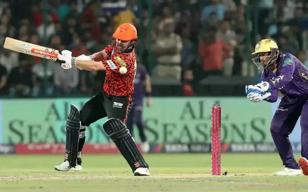 Kolkata Knight Riders trebuie să-și remanieze rapid armata de bowling înaintea meciului cu Sunrisers Hyderabad Kolkata Knight Riders se pregătesc pentru o întâlnire crucială împotriva Sunrisers Hyderabad, un duel care va avea loc joi pe terenul lor de acasă, la Eden Gardens