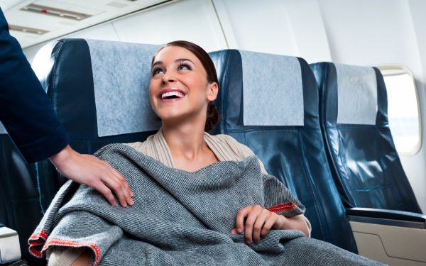 De ce îngheață pasagerii în avion, chiar și-n caniculă România