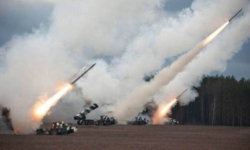 Armata israeliană se pregătește sălovească instalații energetice iraniene, dar aşteaptă un aviz din partea Statelor Unite, a declarat sâmbătă un oficial înalt din domeniul apărării din Israel, într-o situație tensionată ce pare din ce în ce mai susceptibilă la escaladări