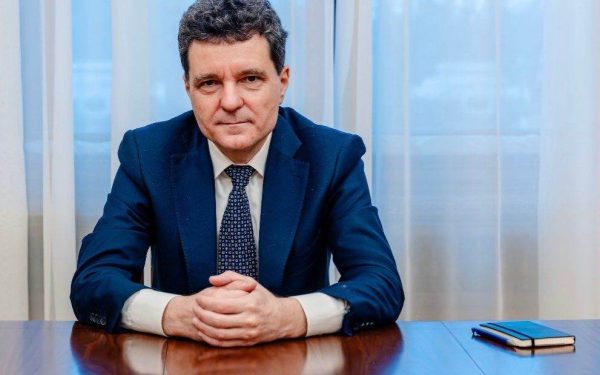 Președintele Nicuşor Dan a declarat luni, cu ocazia Zilei Internaționale a Romilor, că pentru o integrare reală a comunităților rome în societate este esențial accesul egal la educație