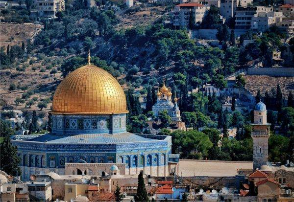 PATRIARHIA ROMÂNĂ aduce Lumina Sfântă de la Ierusalim prin zbor special Patriarhia Română a anunțat că Lumina Sfântă de la Ierusalim va fi adusă în România sâmbătă, înaintea sărbătorilor de Paște, printr-un zbor special