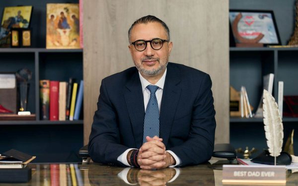 Prețul petrolului a suferit o scădere abruptă, cea mai semnificativă din ultimii șase ani, odată cu anunțul unui armistițiu între Statele Unite ale Americii și Iran