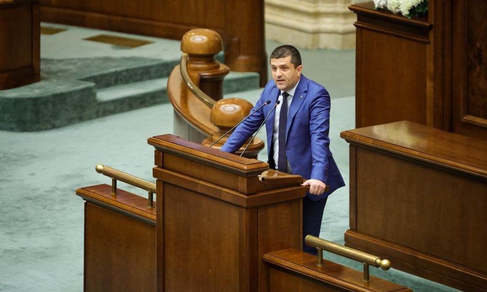 Miruță (USR) ia în calcul anticipate: Tensiunile din coaliție, pe muchie de cuțit