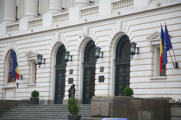 Dobândă overnight, nemișcată: 5,70% pe piața monetară din România