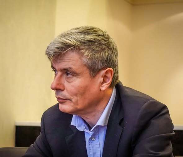 Europarlamentarul PNL Virgil Popescu a transmis luni un mesaj clar referitor la tensiunile din interiorul scenei politice românești, afirmând că niciun liberale nu va accepta ca PSD să-i schimbe premierul sau, eventual, președintele de partid